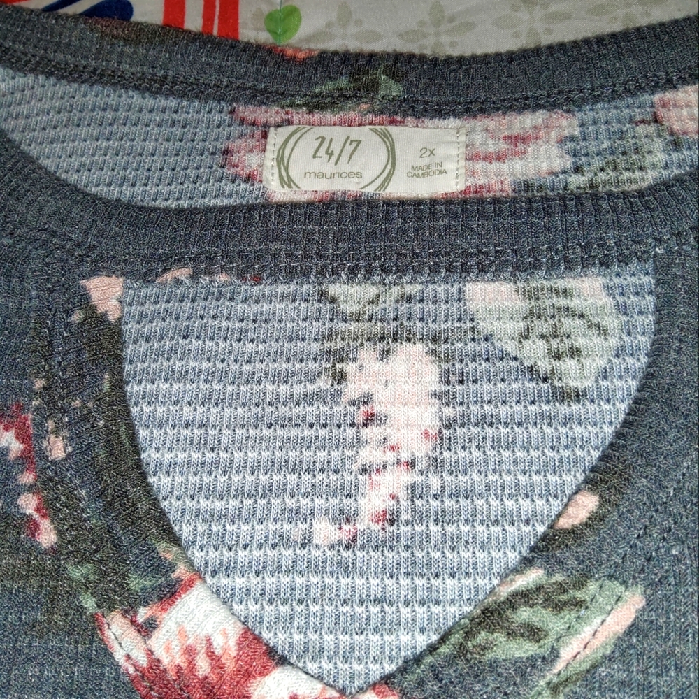 Grey/floral tunic